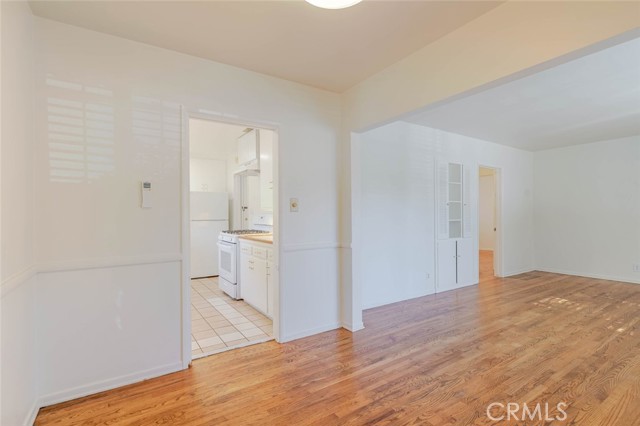 Detail Gallery Image 9 of 27 For 1305 E Glenoaks Bld #D,  Glendale,  CA 91206 - 1 Beds | 1 Baths
