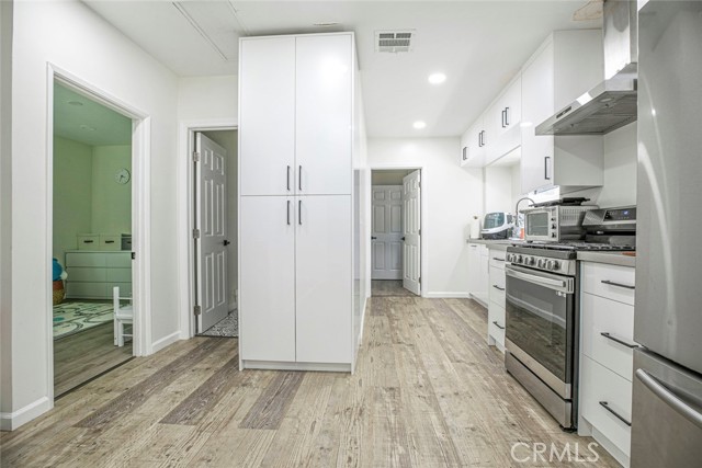 343 Concord Street, Glendale CA: https://media.crmls.org/medias/39bb877f-36cd-46bc-bb6b-3c17d3596fcd.jpg