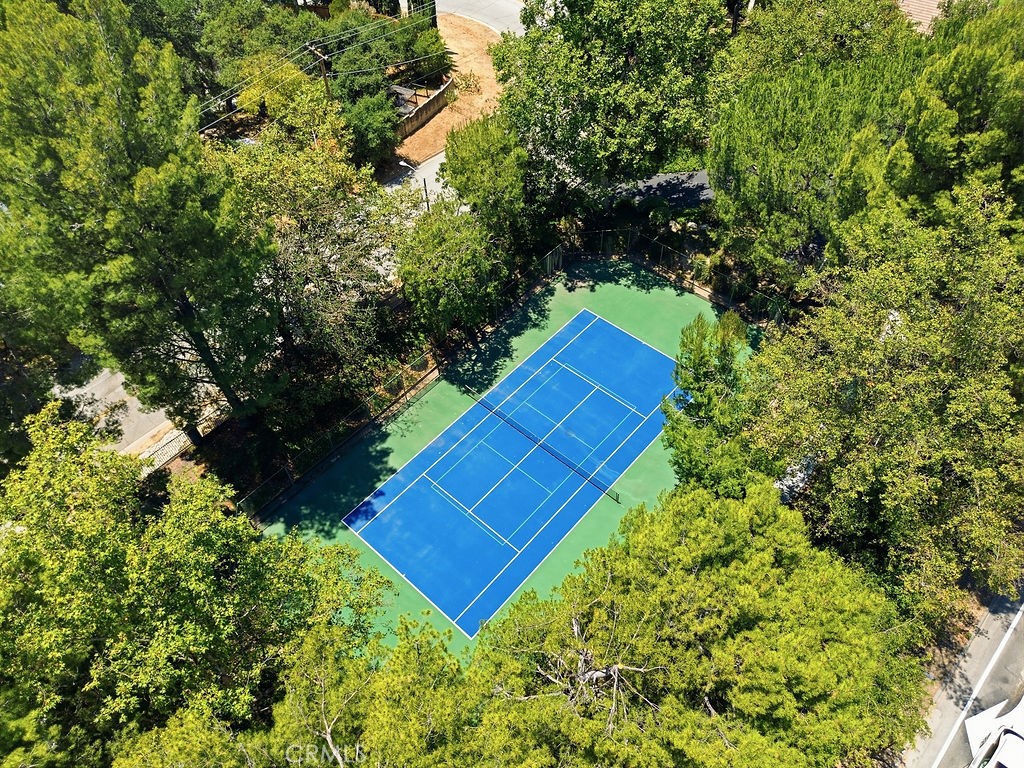 https://media.crmls.org/medias/39bc621d-67ab-45a9-9769-adedd35fb549.jpg?preset=X-Large