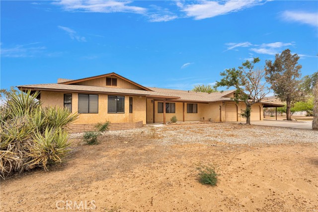 21978 Mojave Street, Apple Valley CA: https://media.crmls.org/medias/39bd02c1-931d-4f3c-8b08-7ffc695ce1cf.jpg