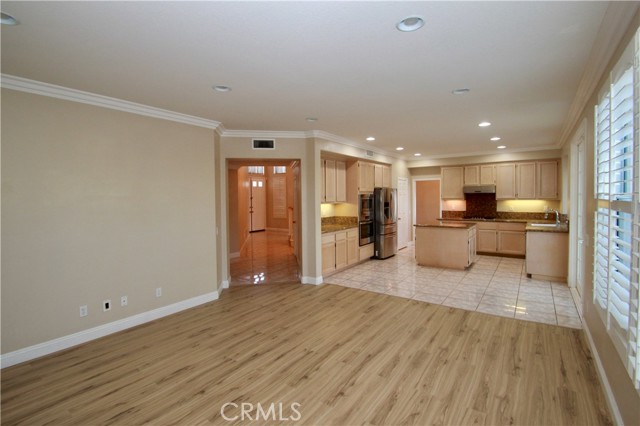 Detail Gallery Image 10 of 31 For 11 Pienza, Irvine,  CA 92606 - 5 Beds | 3 Baths