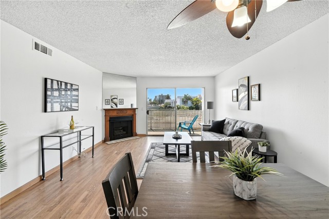 Detail Gallery Image 6 of 46 For 955 E 3rd St #304,  Long Beach,  CA 90802 - 2 Beds | 1 Baths