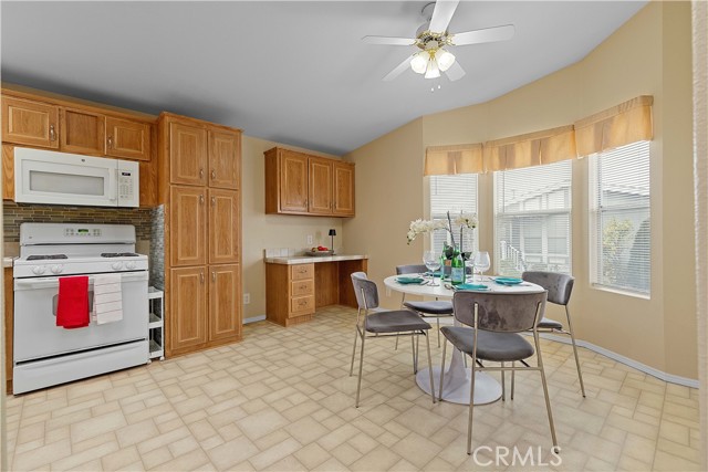 Detail Gallery Image 30 of 64 For 13202 Hoover Street, #18,  Westminster,  CA 92683 - 3 Beds | 2 Baths