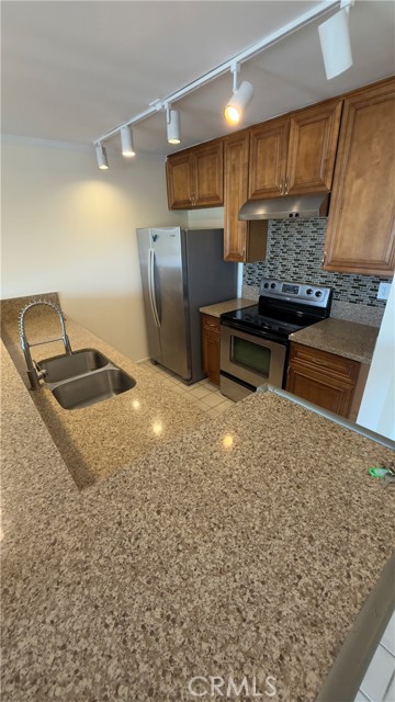 420 Redondo Avenue, Long Beach CA: https://media.crmls.org/medias/39be89af-60ad-4a75-a580-fec56f067944.jpg