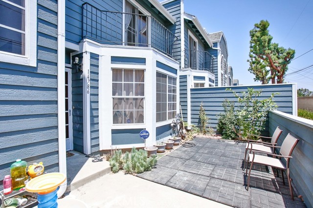 14786 Pioneer Blvd, Norwalk CA: https://media.crmls.org/medias/39bec828-dbb2-4e62-adc6-3bdab050df6a.jpg