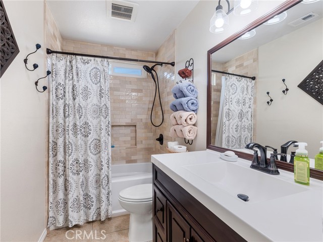 Detail Gallery Image 17 of 46 For 14427 Holly Dr, Victorville,  CA 92395 - 4 Beds | 2 Baths
