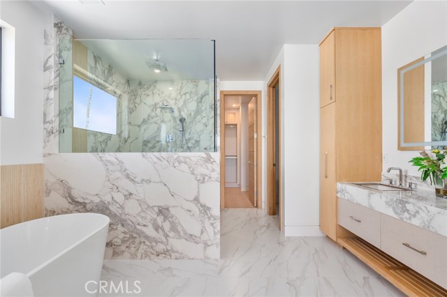 Detail Gallery Image 33 of 45 For 520 11th St, Huntington Beach,  CA 92648 - 3 Beds | 3/1 Baths