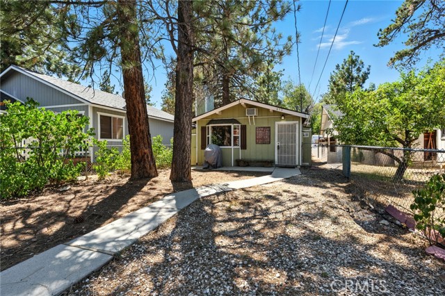 Detail Gallery Image 2 of 12 For 650 San Bernardino Ave, Sugarloaf,  CA 92386 - 1 Beds | 1 Baths