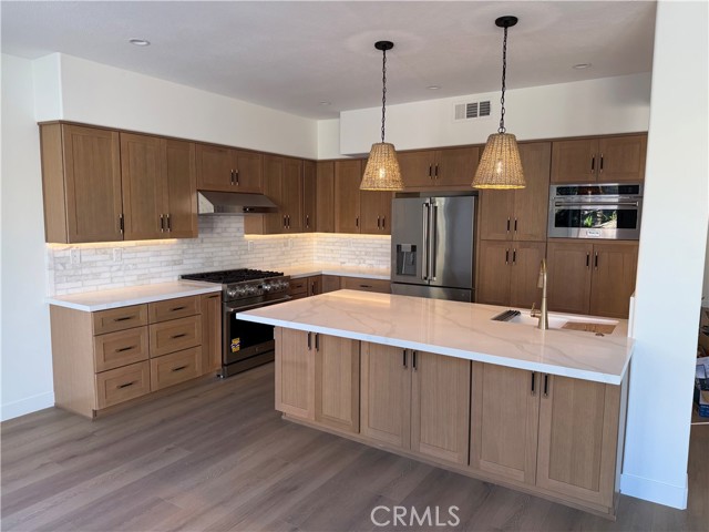 Detail Gallery Image 12 of 29 For 28374 Stansfield Ln, Saugus,  CA 91350 - 3 Beds | 3 Baths