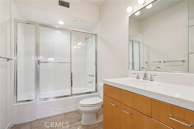 Detail Gallery Image 34 of 75 For 13424 Contour Dr, Sherman Oaks,  CA 91423 - 3 Beds | 4 Baths