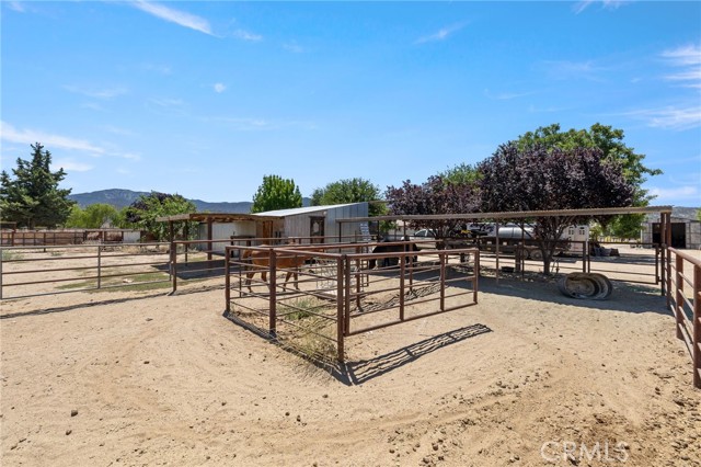 4333 Highway 33, New Cuyama CA: https://media.crmls.org/medias/39c1542c-8cca-404e-9dec-9cc1e166b8c4.jpg