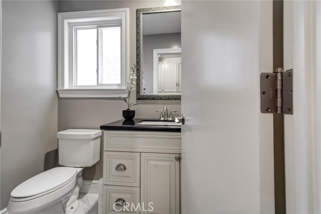 Image 25 of 75 For 22637 Cascade