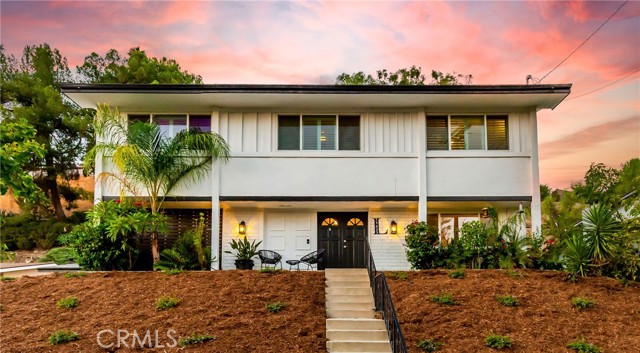 23413 Oxnard Street photo 1