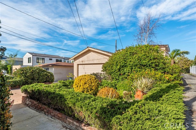 Detail Gallery Image 18 of 20 For 627 W Pine Ave, El Segundo,  CA 90245 - 3 Beds | 3 Baths