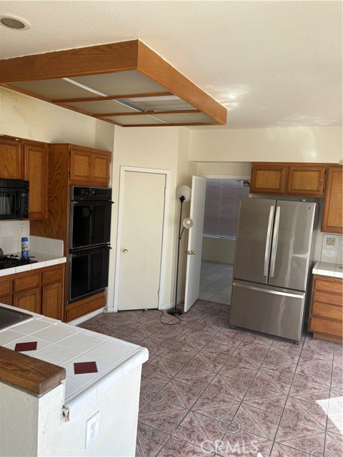 Detail Gallery Image 8 of 8 For 12212 Amber Hill, Moreno Valley,  CA 92557 - 4 Beds | 2/1 Baths