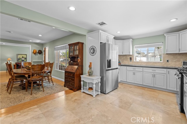 Detail Gallery Image 3 of 25 For 17820 Florwood Ave, Torrance,  CA 90504 - 4 Beds | 3 Baths