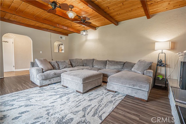 1081 Wilson photo 6