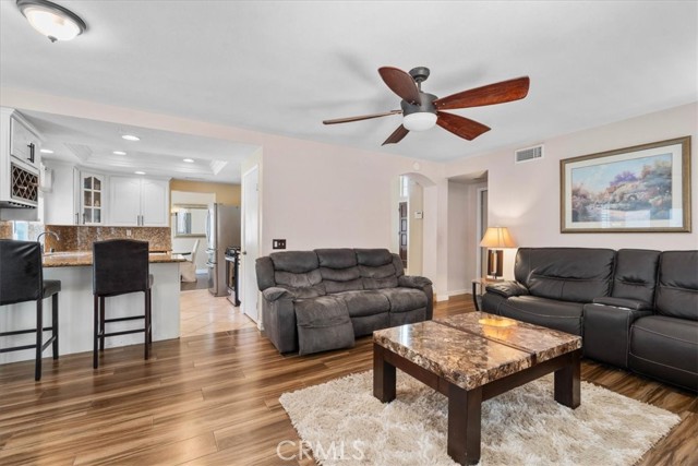 Detail Gallery Image 15 of 46 For 10197 via Apolina, Moreno Valley,  CA 92557 - 4 Beds | 2/1 Baths