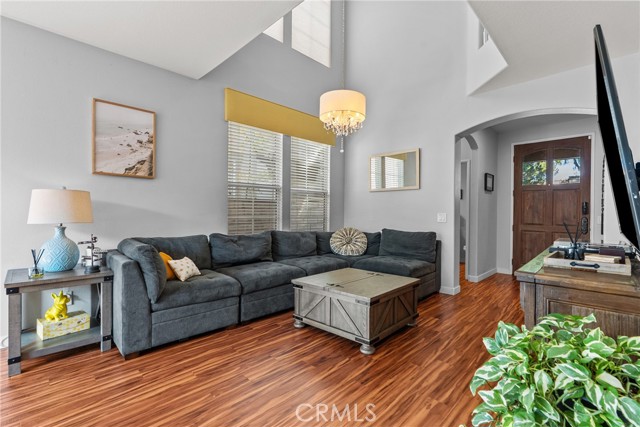 Detail Gallery Image 7 of 37 For 24714 Avignon Dr, Valencia,  CA 91355 - 3 Beds | 3 Baths