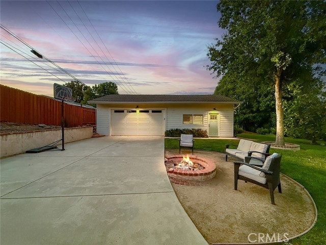843 Encino Vista Drive, Thousand Oaks CA: https://media.crmls.org/medias/39c5fcdf-864d-4618-9d7d-156e8456310e.jpg