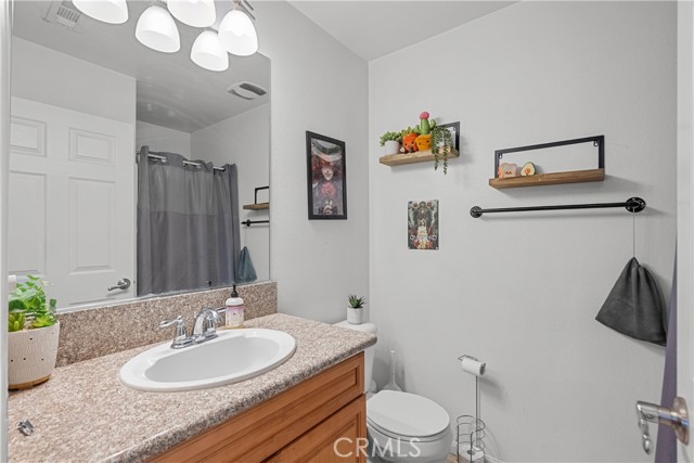 Detail Gallery Image 18 of 25 For 26142 Gravett Pl, Saugus,  CA 91350 - 4 Beds | 3 Baths