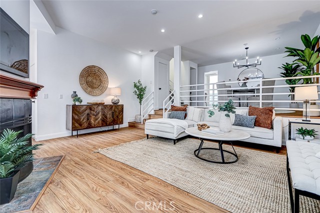 Detail Gallery Image 4 of 36 For 510 S Catalina Ave #2,  Redondo Beach,  CA 90277 - 3 Beds | 2 Baths