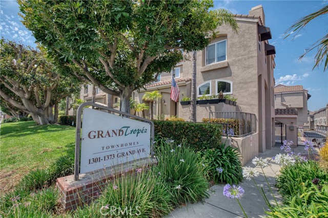 Detail Gallery Image 1 of 1 For 1357 E Grand Ave #D,  El Segundo,  CA 90245 - 3 Beds | 2/1 Baths