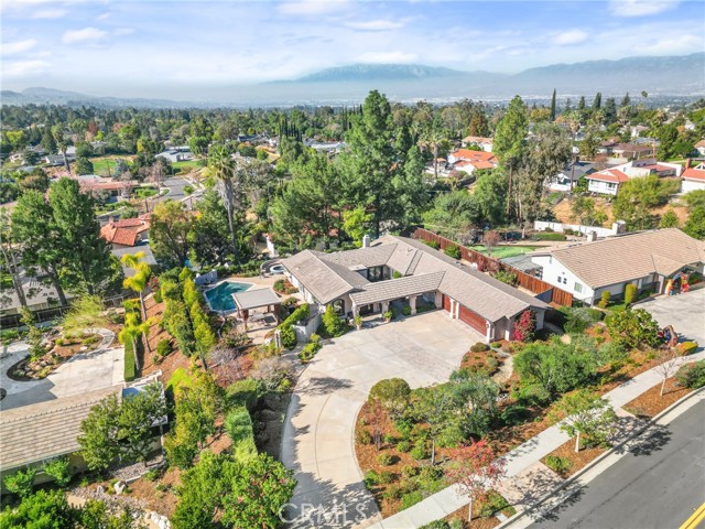 1632 Country Club Drive, Redlands CA: https://media.crmls.org/medias/39c8ee2f-49f8-4b16-b35e-819fb2f7bf0a.jpg