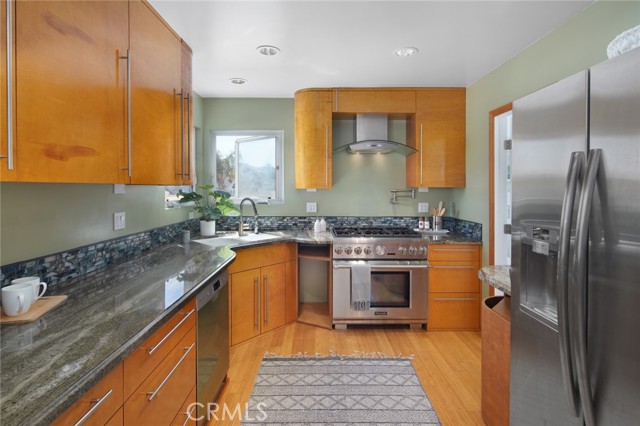 1629 Ford Avenue, Redondo Beach, California 90278, 4 Bedrooms Bedrooms, ,2 BathroomsBathrooms,Residential,Sold,Ford,SB22080677