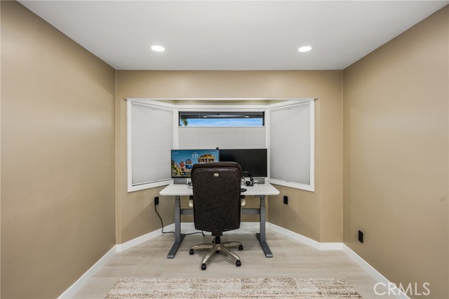 Detail Gallery Image 42 of 64 For 7830 E Ring, Long Beach,  CA 90808 - 4 Beds | 4 Baths