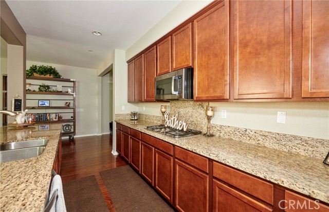 4049 Running Oak Lane, San Bernardino CA: https://media.crmls.org/medias/39c99d21-15fb-4d53-840e-aae149808f77.jpg