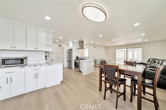 17121 Granada Lane, Huntington Beach CA: https://media.crmls.org/medias/39ca0473-68b6-41c0-b227-5593a74ee772.jpg