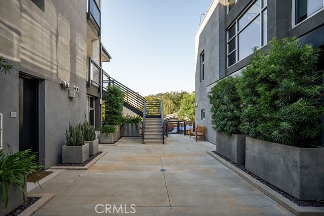 4111 W Sunset Boulevard, Los Angeles CA: https://media.crmls.org/medias/39ca1b77-b6eb-42df-81e0-6dacc135b7ea.jpg