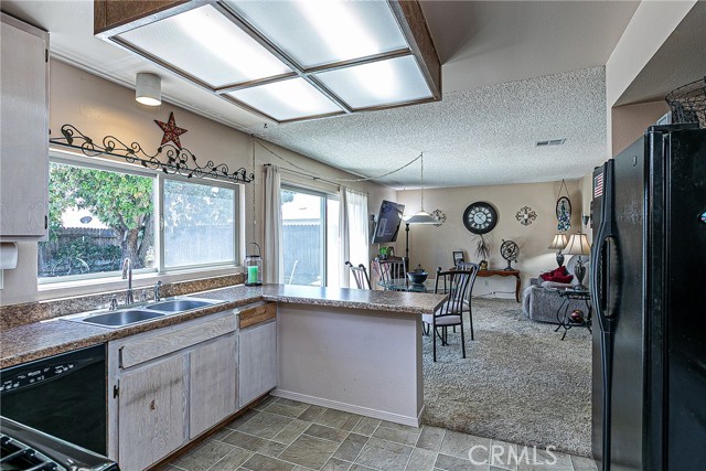 Detail Gallery Image 12 of 26 For 420 E Park Ave, Santa Maria,  CA 93454 - 4 Beds | 2 Baths