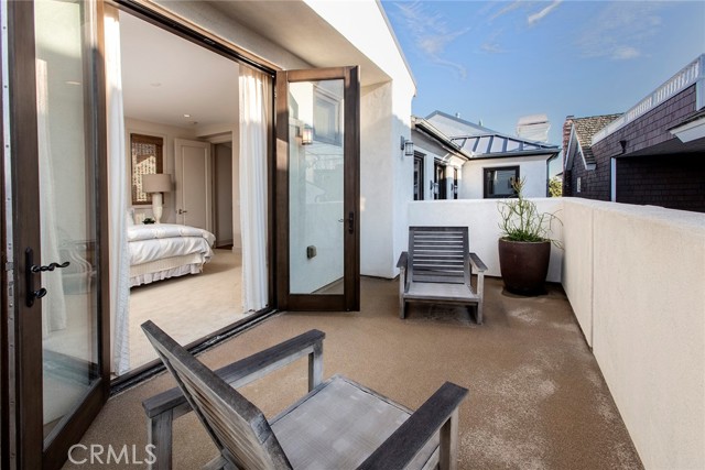 Detail Gallery Image 25 of 35 For 303 Poinsettia Ave, Corona Del Mar,  CA 92625 - 4 Beds | 3/1 Baths