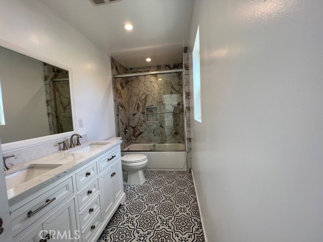23042 Saticoy St. photo 14