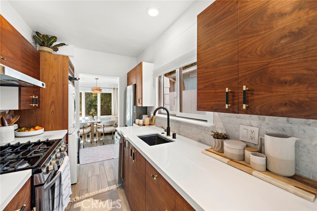Detail Gallery Image 9 of 42 For 565 Lombardy Ln, Laguna Beach,  CA 92651 - 2 Beds | 1 Baths