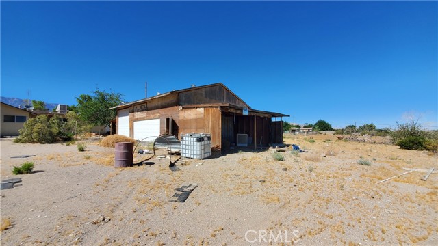 32676 Foothill Road, Lucerne Valley CA: https://media.crmls.org/medias/39ccb570-6991-40db-8d74-1cd7f9b9a101.jpg