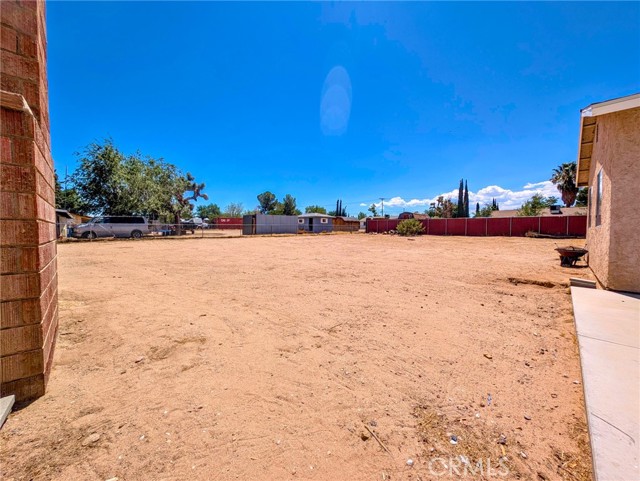 10784 Lincoln Avenue, Hesperia CA: https://media.crmls.org/medias/39ccb5ab-7c48-4ee9-8ab3-371fc0fc2a33.jpg