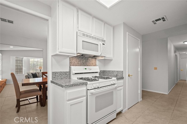 Detail Gallery Image 12 of 52 For 64616 Spyglass Ave, Desert Hot Springs,  CA 92240 - 3 Beds | 2 Baths