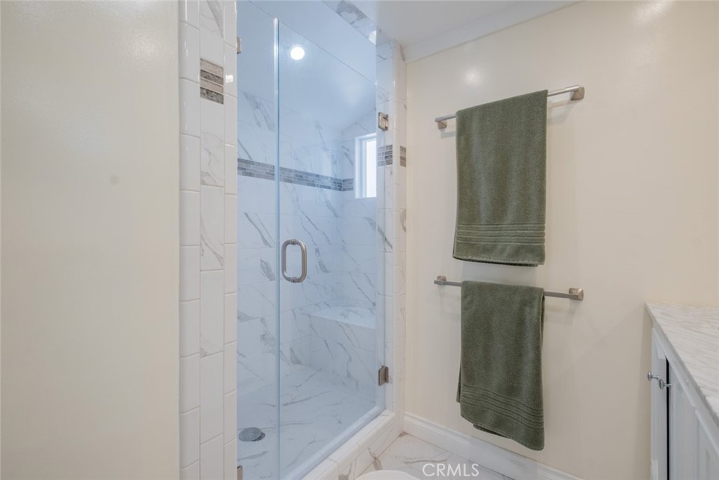 https://media.crmls.org/medias/39ce35f0-0792-4ac3-8226-2931cdbc8afc.jpg?preset=X-Large