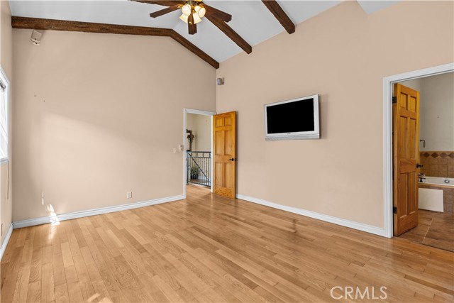 Detail Gallery Image 11 of 22 For 11333 Montana Ave, Los Angeles,  CA 90049 - 4 Beds | 2/1 Baths