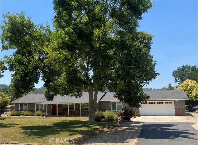 Detail Gallery Image 1 of 11 For 8445 Los Osos Rd, Atascadero,  CA 93422 - 5 Beds | 3 Baths