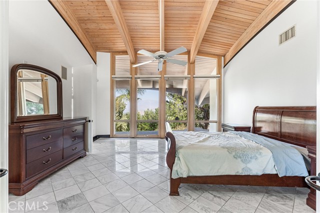 2360 Boulder Bluffs Court, Riverside CA: https://media.crmls.org/medias/39cfe8bb-b23e-4a2c-ad05-3bb6dcd80e41.jpg