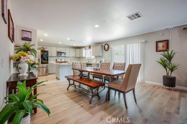 Detail Gallery Image 6 of 27 For 341 Pomegranate St, San Jacinto,  CA 92582 - 5 Beds | 3 Baths