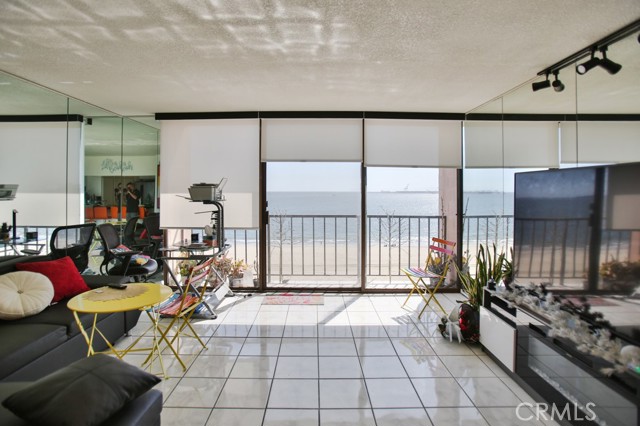 1750 E Ocean Boulevard, Long Beach CA: https://media.crmls.org/medias/39d05834-5949-441a-b514-60fa23fdb27a.jpg