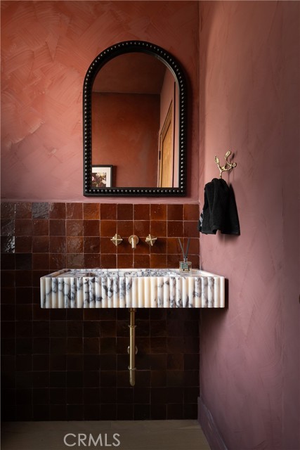 Detail Gallery Image 21 of 64 For 15719 Hartsook, Encino,  CA 91436 - 4 Beds | 4/1 Baths