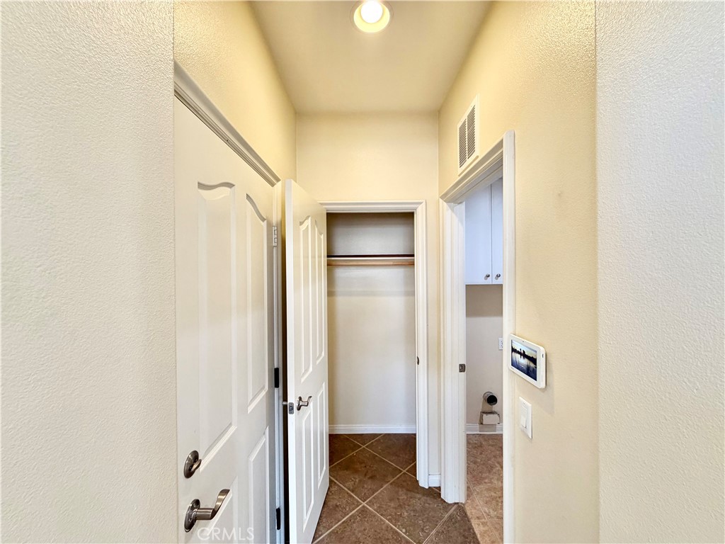 https://media.crmls.org/medias/39d1133d-c4b7-4566-aa45-3aec075eeb66.jpg?preset=X-Large