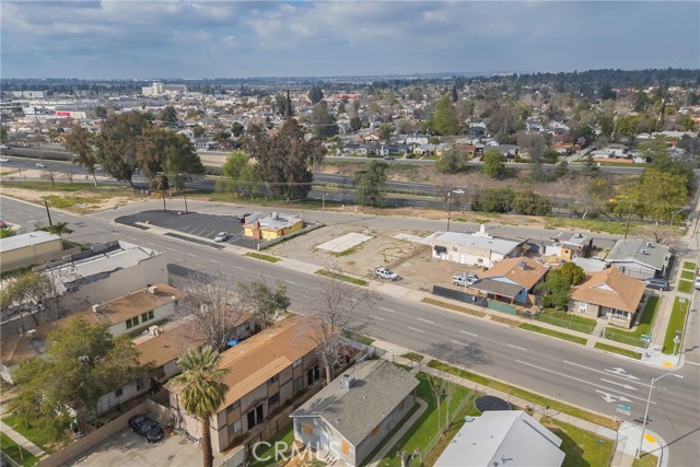 Detail Gallery Image 8 of 12 For 217 Niles Place, Bakersfield,  CA 93305 - – Beds | – Baths