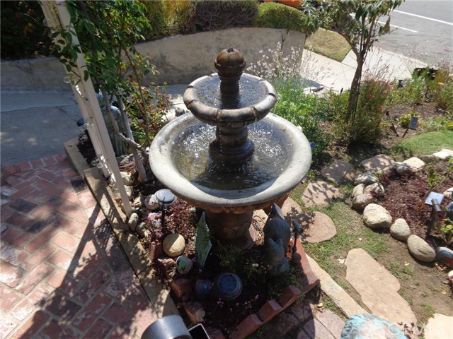 Detail Gallery Image 11 of 69 For 3855 York Bld, Los Angeles,  CA 90065 - 3 Beds | 2 Baths